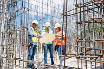 Professionnels du BTP sur un chantier